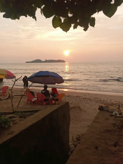 Pantai pasir putih air manis 3