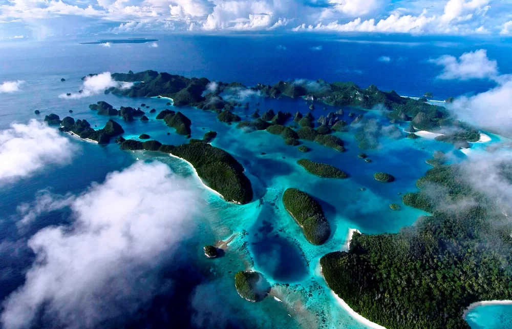 Most Famous Indonesian Cultural Sites by Private Boat – Explore Indonesia’s Rich Heritage in Style