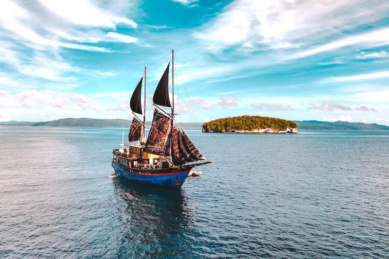 Top Sailing Destinations in Indonesia for Photography – Capture Stunning Landscapes on the Water