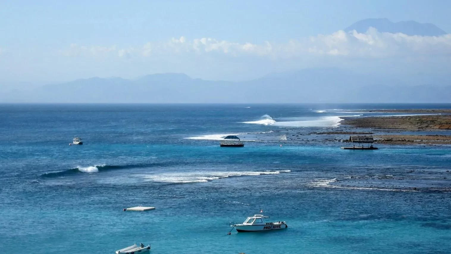 Bali Beach Yacht Tours to Discover Local Surf Spots – The Ultimate Surfing Experience