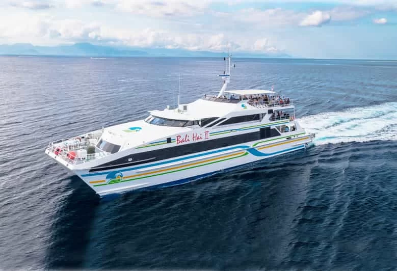 Bali Yacht Tour to Sacred Temples and Beaches: A Unique Cruise Experience
