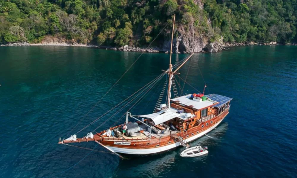 Best Places to Go Island Hopping in Indonesia by Yacht: A Luxurious Journey to Hidden Gems