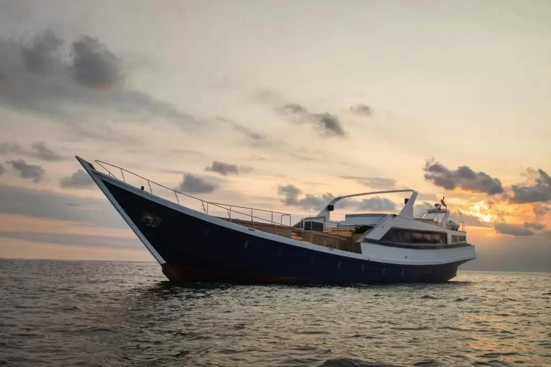Indonesia's Tropical Beaches Perfect for Sunset Boat Tours – A Magical Way to Experience Bali’s Coastline