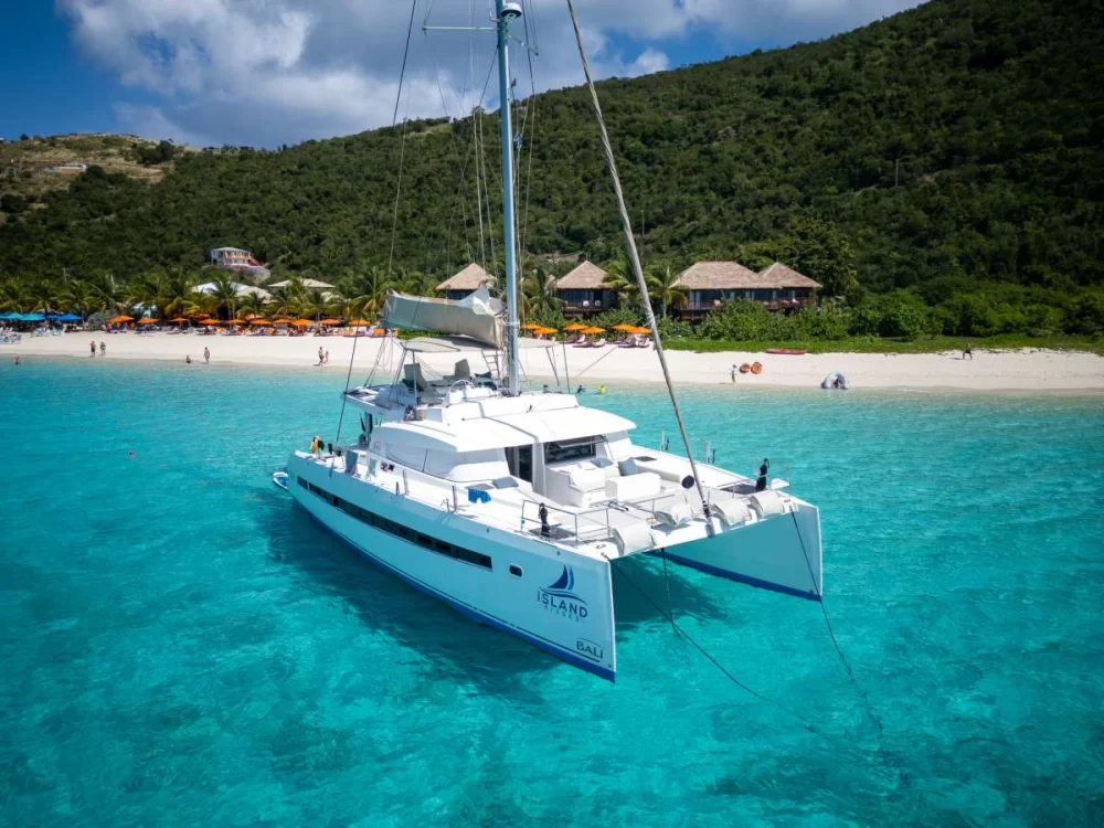 Explore the Waters of Bali on a Luxury Yacht Charter: Unforgettable Sailing Experiences