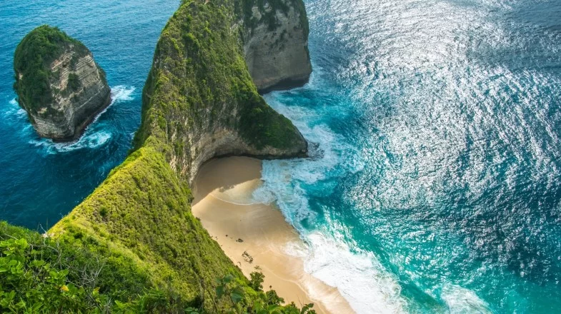 Hidden Bali Beach Getaways Accessible by Boat: Uncover Bali’s Secluded Coastal Paradise