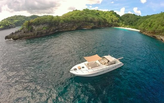 Best Indonesia Island Tours for Couples via Luxury Yacht - Ultimate Romantic Getaways