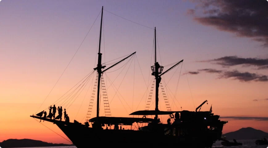 Boat Trips to See the Best of Indonesia’s Coral Reefs - Explore Underwater Wonders