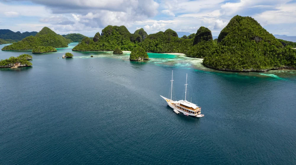 Luxury Sailing Adventures to Indonesia’s Secluded Islands