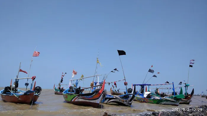 Pantai Idola Banyutowo 0