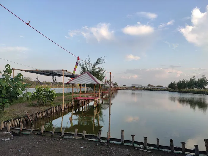 Pantai Idola Banyutowo 7