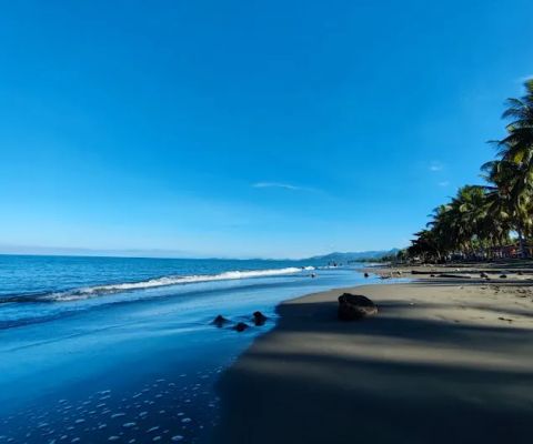 Pantai Salopi