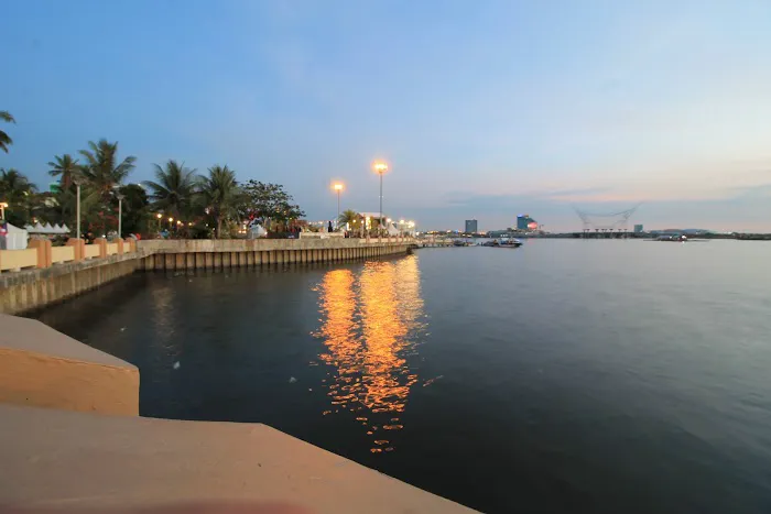 Losari Beach Platform 3