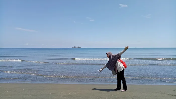 Pantai laguna 1