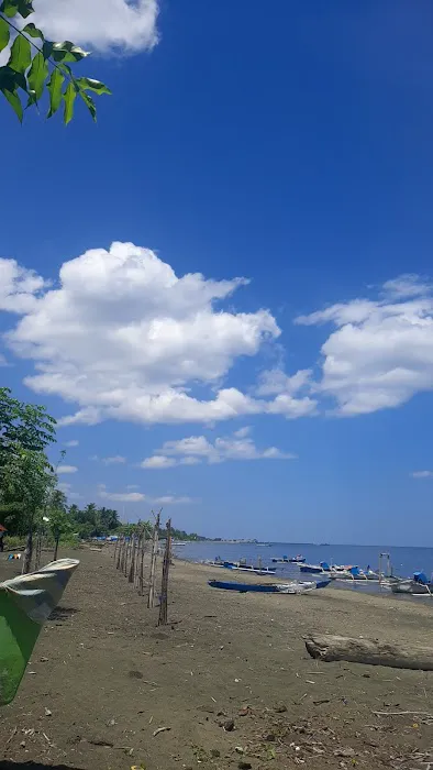 Pantai atapange 4