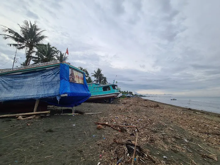 Pantai atapange 3