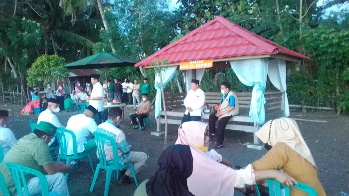 Pantai atapange 5