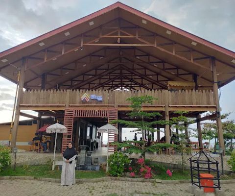 Pantai Bosowa Tanjung