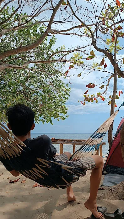 Spot Samalona Beach 8