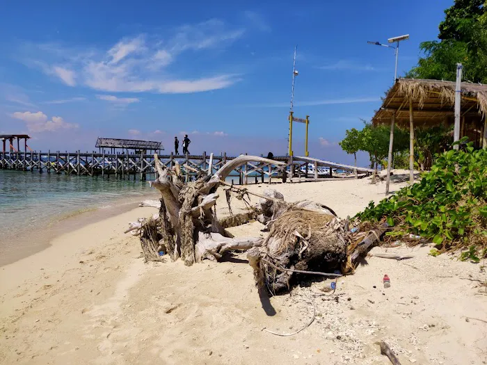 Spot Samalona Beach 4
