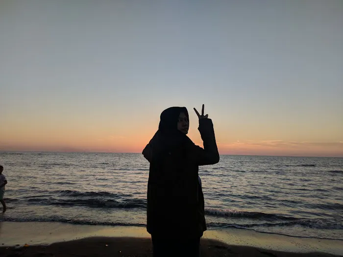 Pantai Tanjung Layar Putih 9