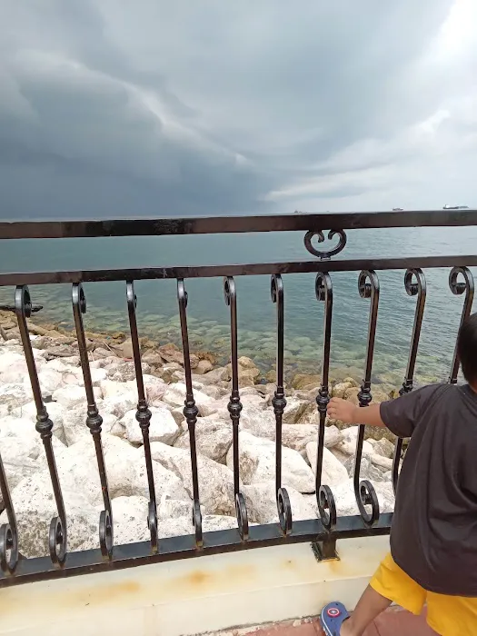 Pantai Batu Besar Losari 5