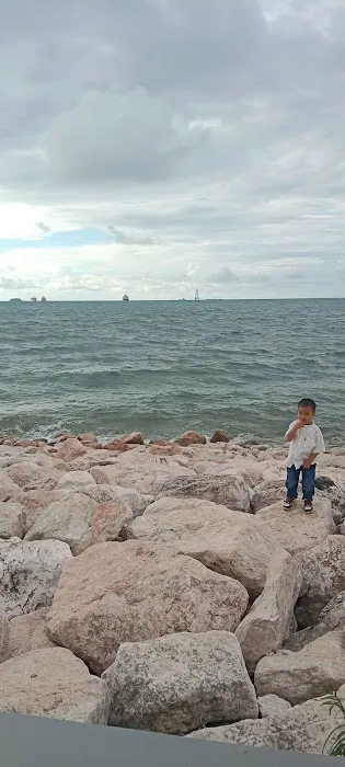 Pantai Batu Besar Losari 1