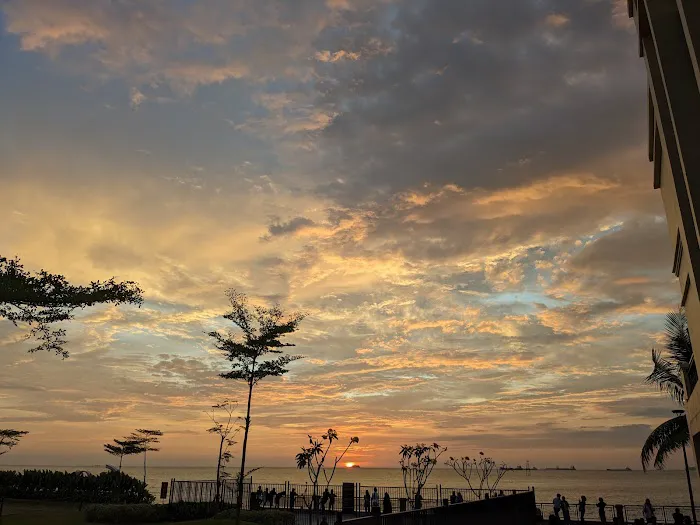 Pantai Batu Besar Losari 0