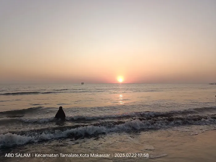 Pantai Biru 2