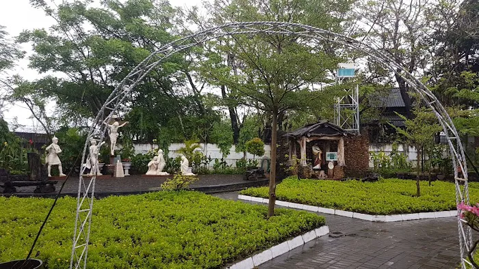Rumah Putih Pondok St. Yosef 0