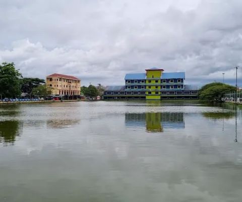 Pantai Tak Berombak Maros
