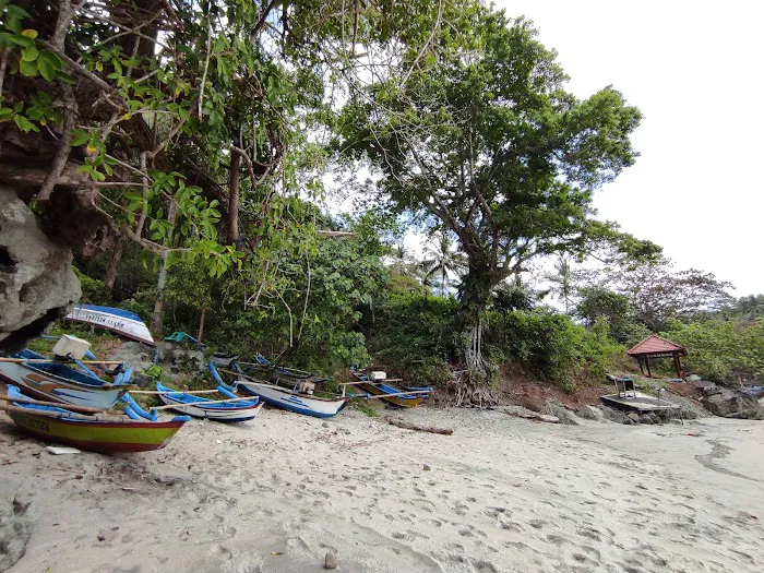 Pantai Ngampiran 4