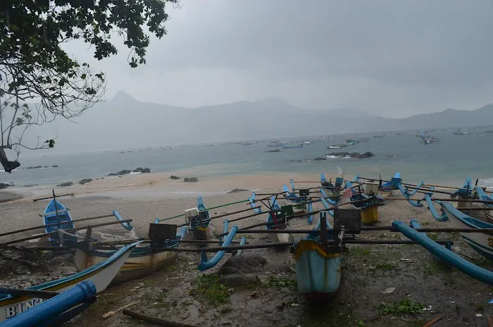 Pantai Ngampiran 2