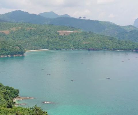 Pantai Lemareng