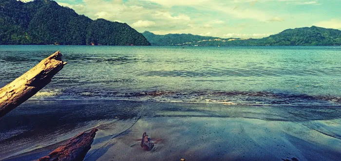 Pantai Tiluh 7