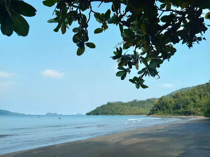 Pantai Tiluh 6