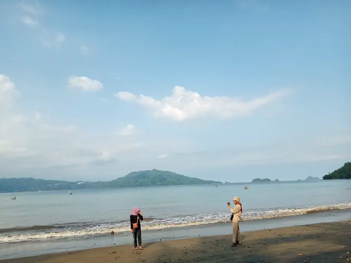 Pantai Tiluh 4