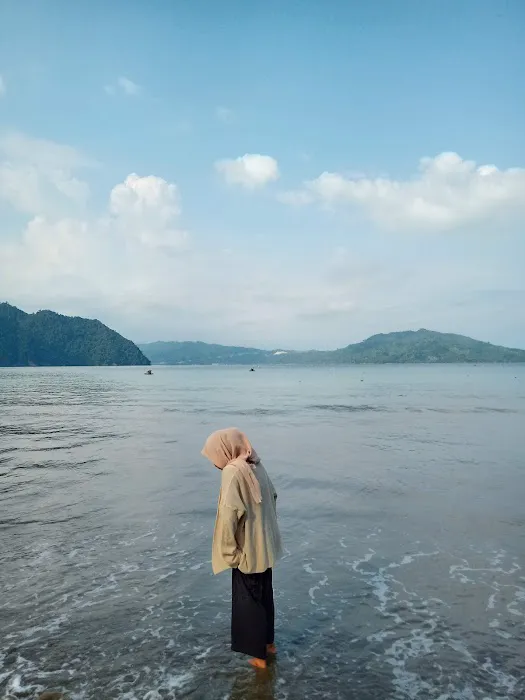 Pantai Tiluh 0