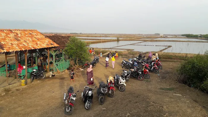 Pantai Wisata Sambilawang Trangkil 7