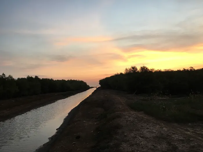 Pantai Wisata Sambilawang Trangkil 0