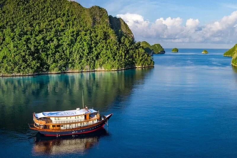 Planning the Ultimate Indonesian Adventure with Luxury Yacht Charters