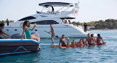 Booking Luxury Yachts with Underwater Experiences in Raja Ampat
