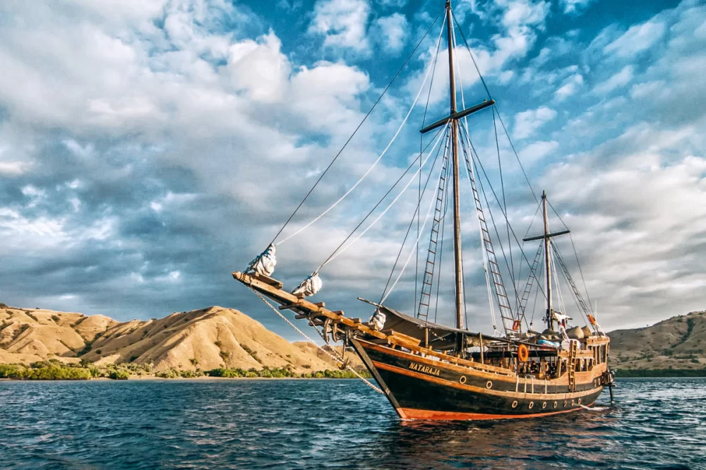 Discover Luxury Yacht Charters for Exploring Indonesia’s Most Famous Dive Spots