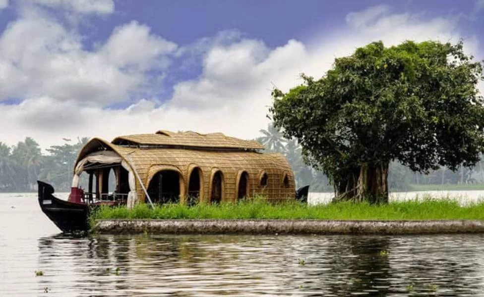 Eco-Tours by Boat in Indonesia: A Perfect Getaway for Eco-Tourists