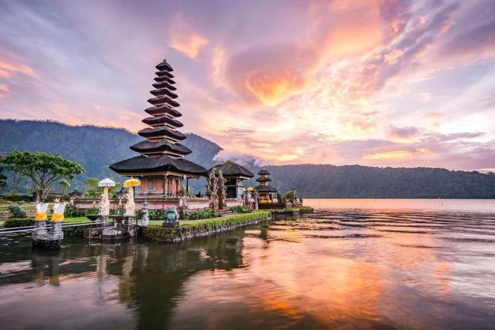 Unforgettable Indonesia Boat Tours for Nature Lovers: A Guide to Exploring the Best of Nature