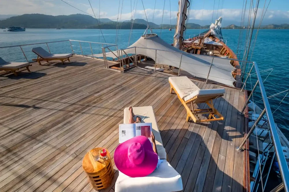Luxury Yacht Options for Exploring the Beaches of Komodo Island
