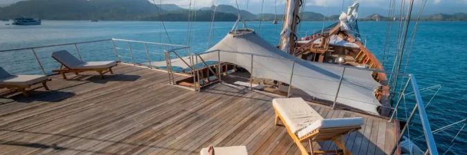 Luxury Yacht Options for Exploring the Beaches of Komodo Island
