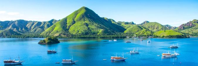 How to Experience the Untouched Beauty of Indonesia on a Private Yacht