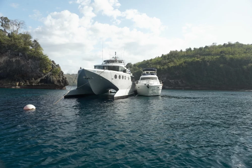 Exploring Bali’s Remote Islands on a Boat Tour: Discover Hidden Paradise