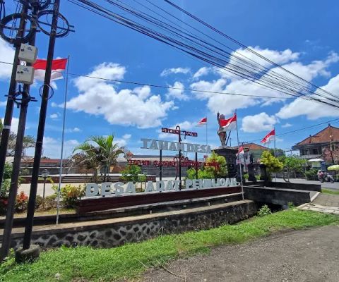 Taman Desa Adat Peninjoan