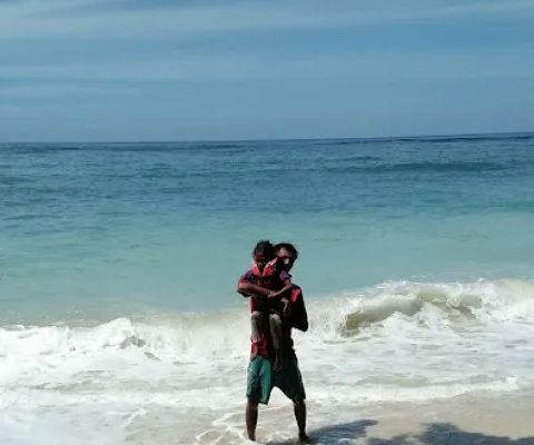 Pantai Sama Desa Kuta